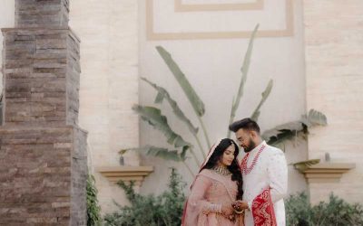 How to Pose Naturally for Wedding Photos: Tips Every Couple Should Know